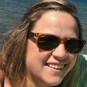 Meet your Posher, Abby